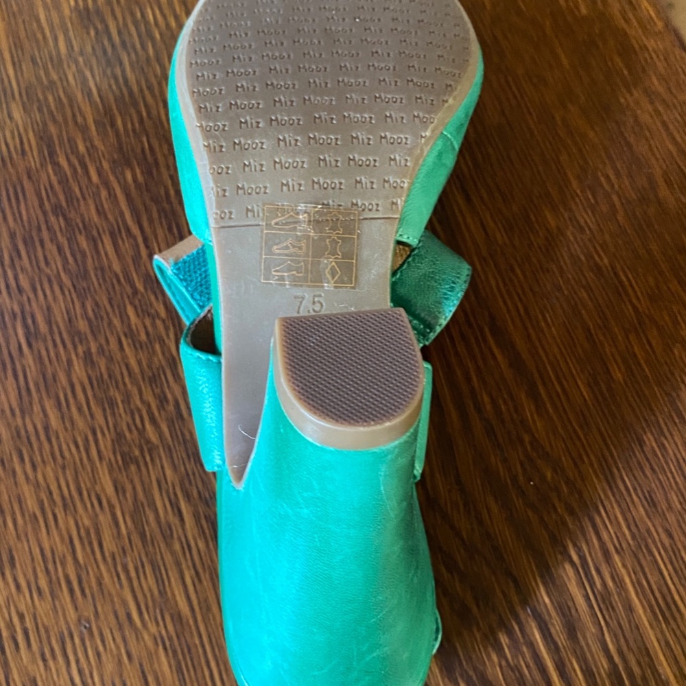 Spring Has Sprung!Green Miz Mooz Sandals Size 6 View 6